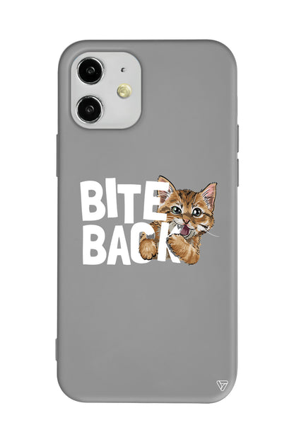 Harf Isıran Kedi Lansman Model İçi Kadife Silikon Telefon Kılıfı