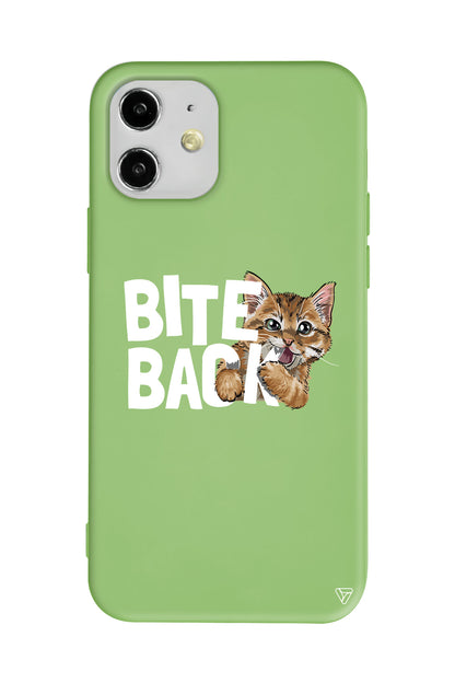 Harf Isıran Kedi Lansman Model İçi Kadife Silikon Telefon Kılıfı