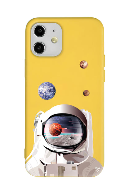 Astronotun Gözünden Lansman Model İçi Kadife Silikon Telefon Kılıfı